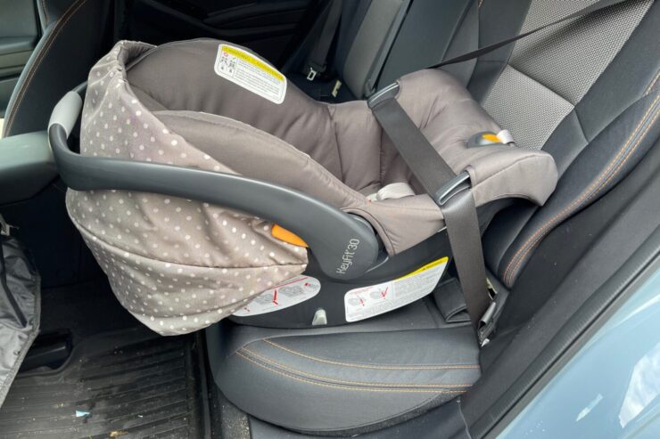 how to Fasten the Infant Car Seat